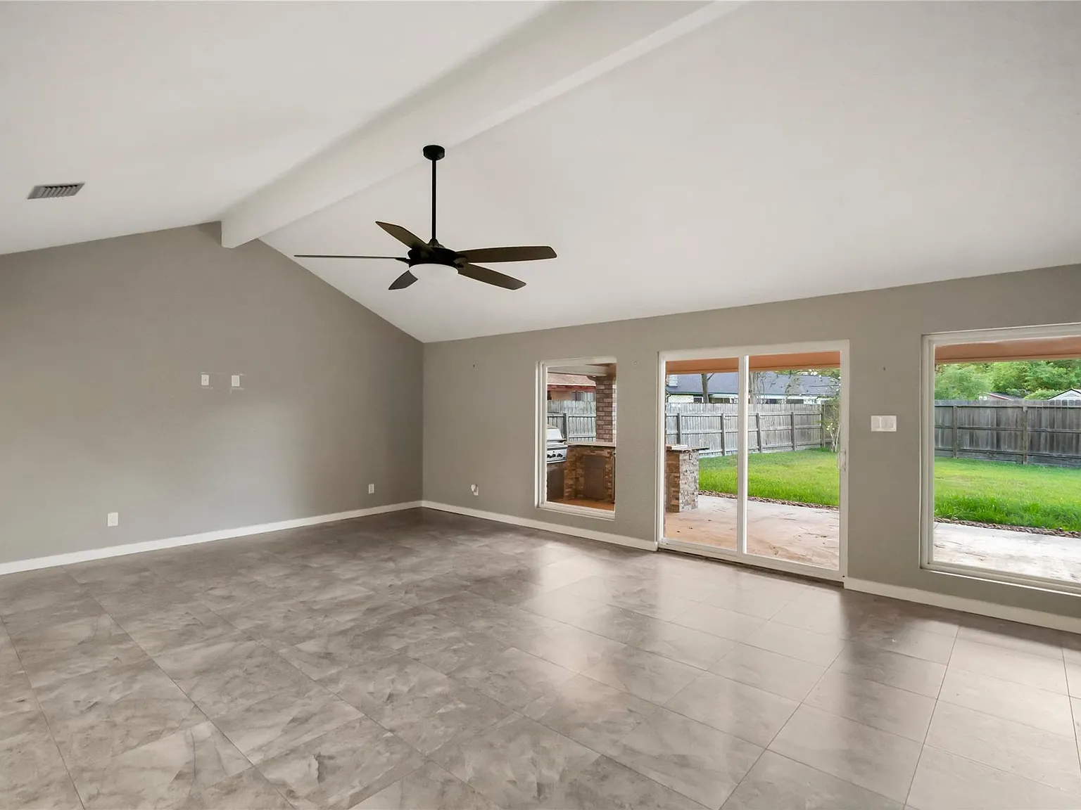 3 bed, 2.0 bath, 1879 sqft, $2,150 — Photo 3