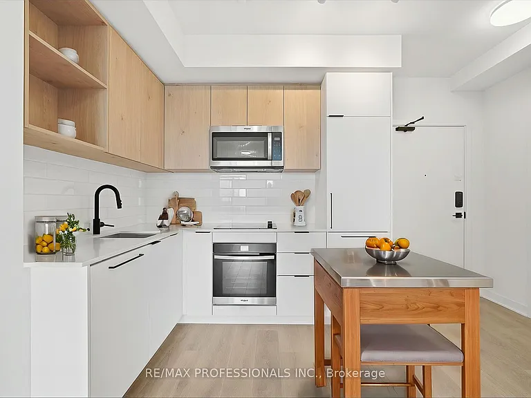 1185 Dupont St #1001 — Photo 2