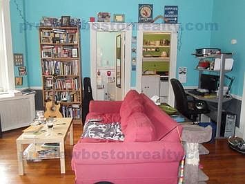 2nd image of 1334 Commonwealth Ave #B8