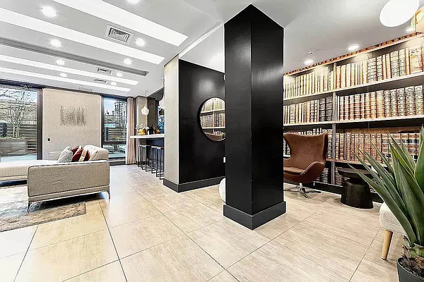 Rented by Tapiro Realty | media 14