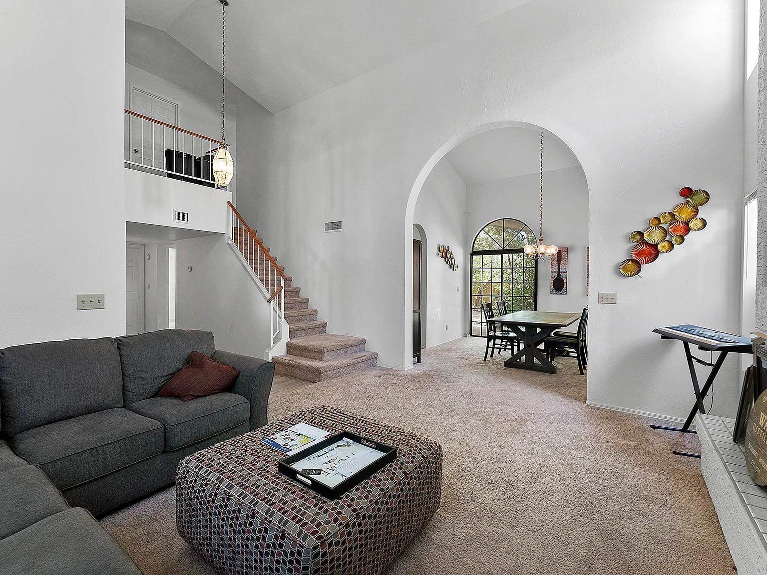 6 bed, 2446 sqft, $750 — Photo 3