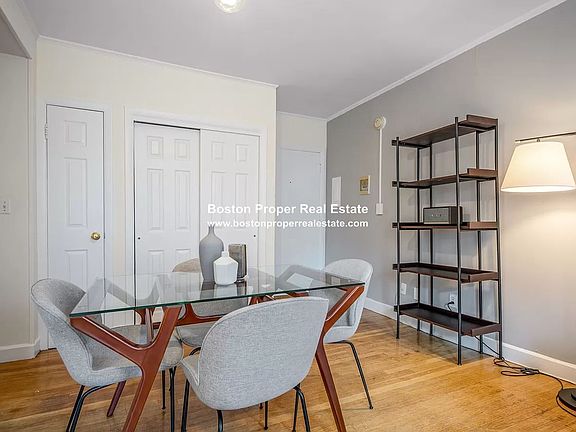 4th image of 497 Beacon St APT 01