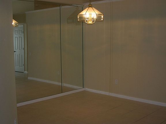 Mirrored Dining Room offers Elegant & Private Dining. 