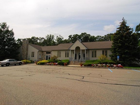 5th image of 14 Fowler Dr