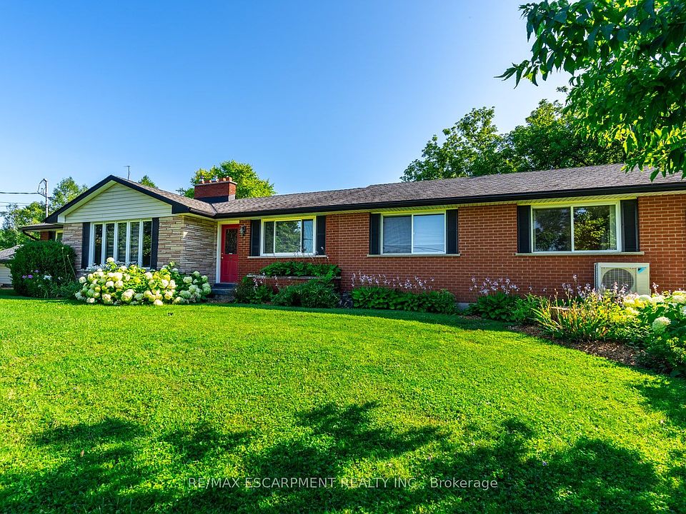 1st image of 2172 Centre Rd W