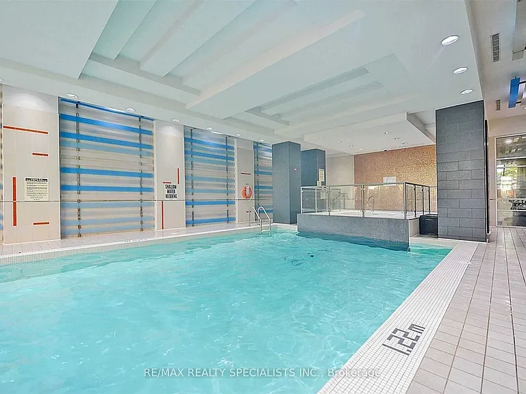 330 Burnhamthorpe Rd W #3207 — Photo 25