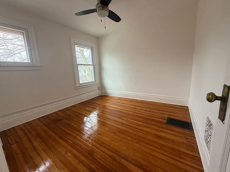 1048 Monroe Ave — Photo 2