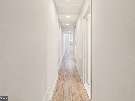 5th image of 2421 Aspen St E #1
