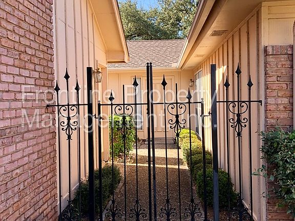 2nd image of 20 Doral Ct