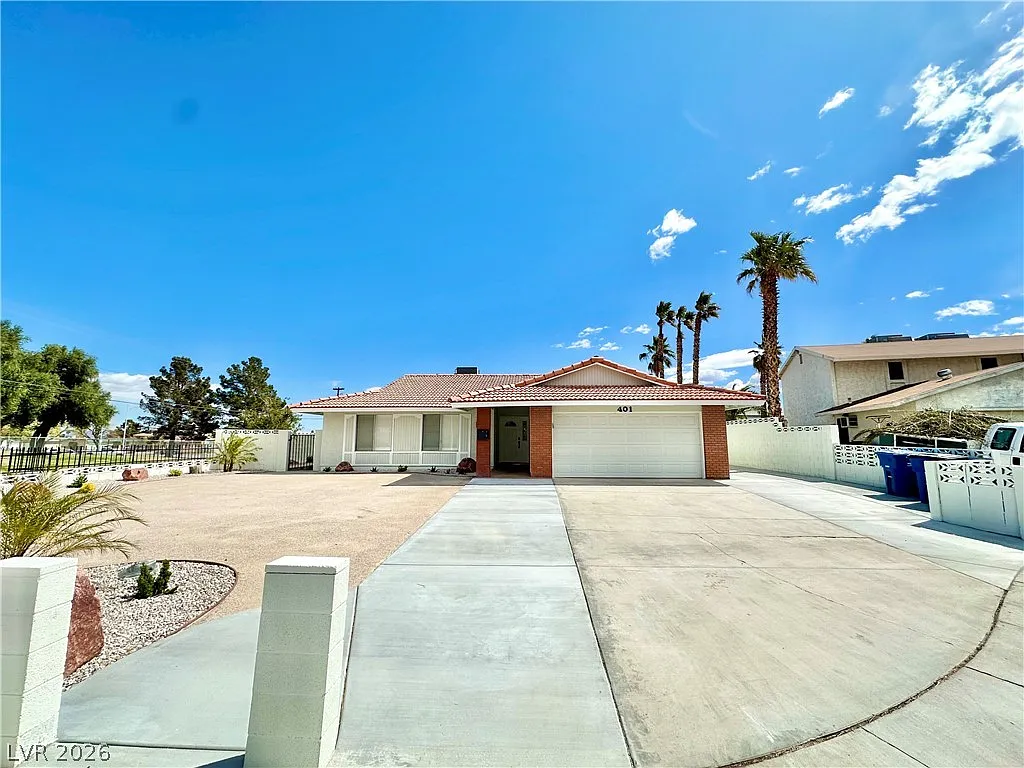 3 bed, 2.0 bath, 1761 sqft, $2,400 — Photo 3