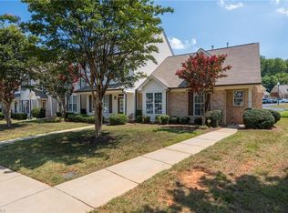 14 Nandina Dr, Greensboro, NC 27455