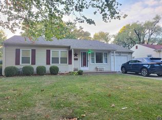 1939 SW Moundview Dr, Topeka, KS 66604