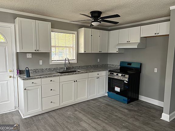 3rd image of 232 North St