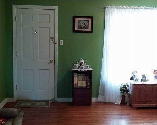 4th image of 1111 Bois Darc St
