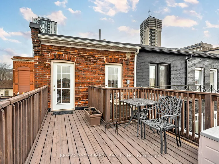205 King St E #2 — Photo 38