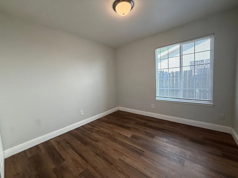 8267 Moorhaven Way — Photo 38