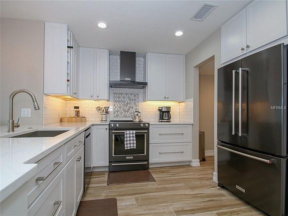 5th image of 345 Mariner Dr