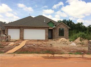 2709 Ethan Ln, Moore, OK 73160