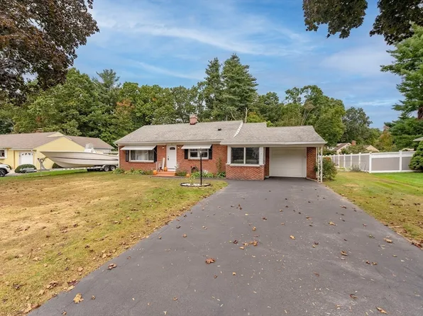 4 Sunnyside Ter, Wilbraham, MA 01095