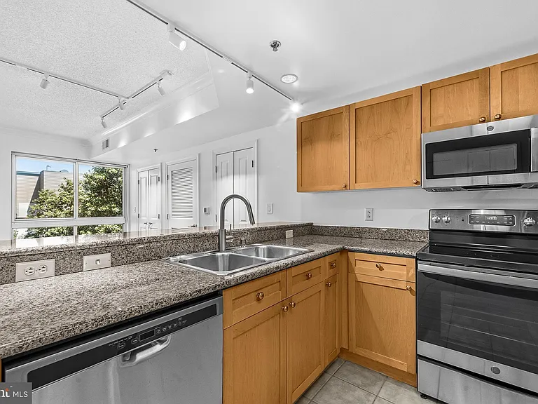 777 7th St NW #1003 — Photo 8