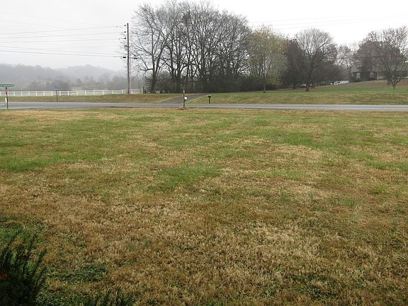 3rd image of 1720 Lewisburg Pike