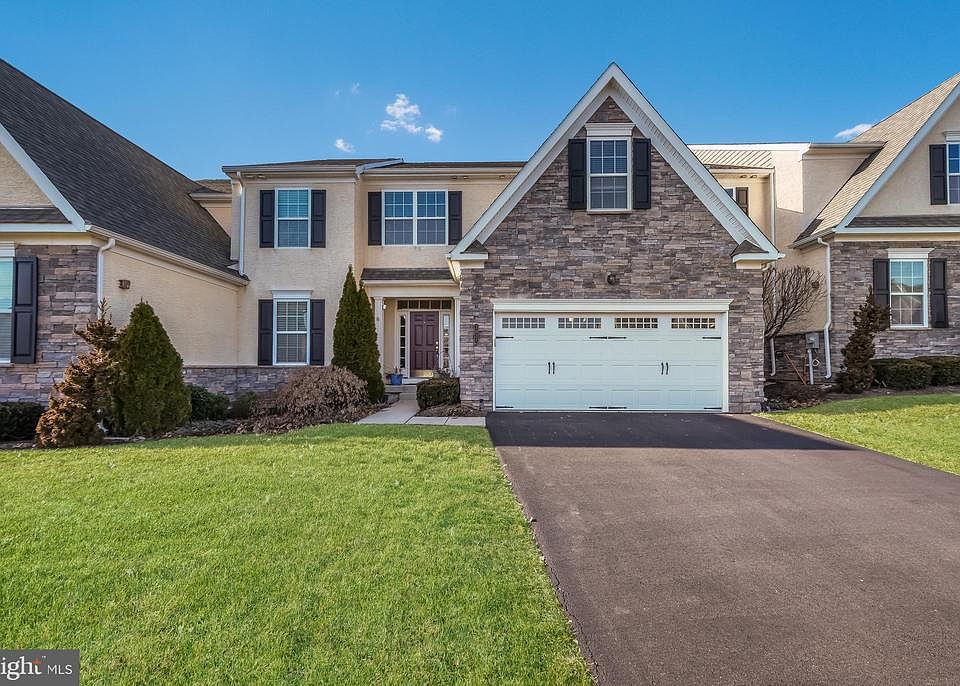 1st image of 3021 Bainbridge Dr