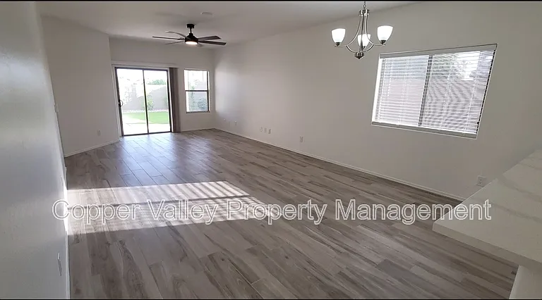 3793 W Wayne Ln — Photo 4