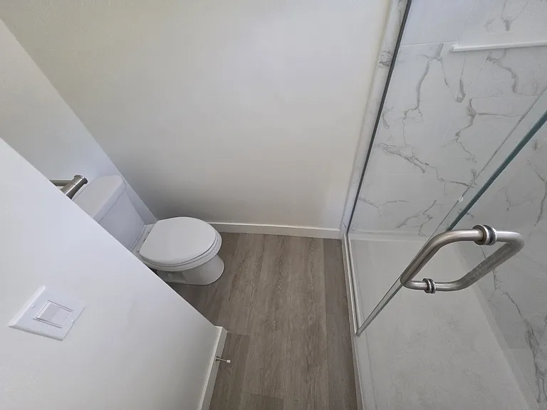 112 2nd St #4 — Photo 6
