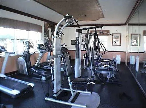 5021 N Wiles Rd #205 — Photo 8