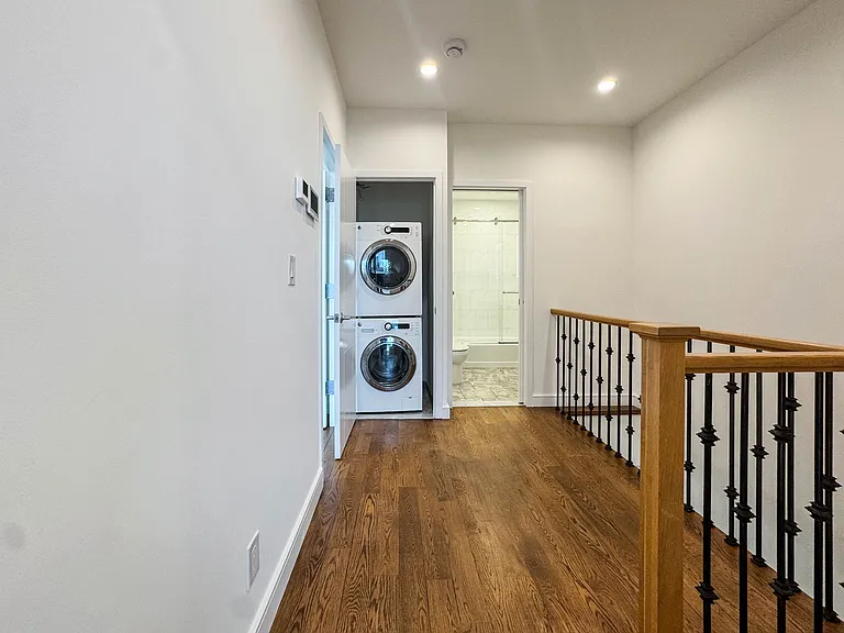 689 Leonard St #3A — Photo 18