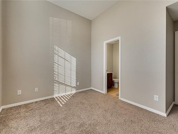 5th image of 2733 Costa Mesa Dr