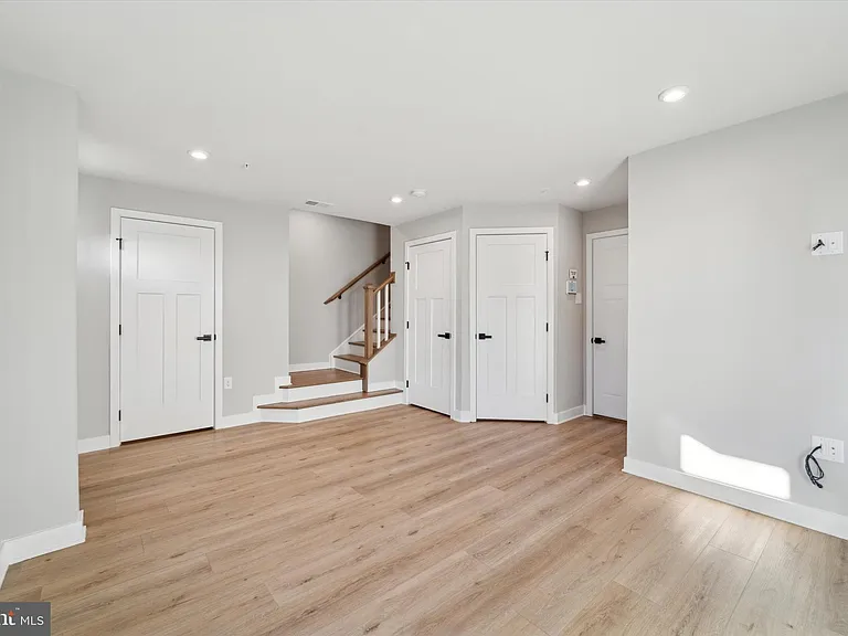 122 Arcadia Way — Photo 4