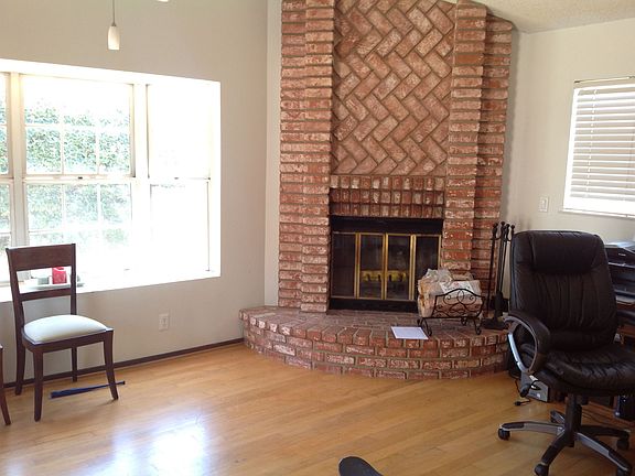 4th image of 956 Fernhill Ave