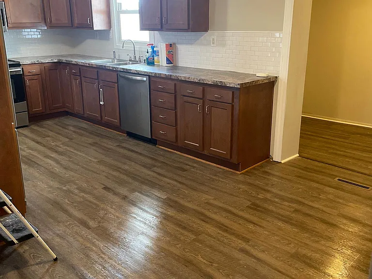 1435 Hodgenville Rd — Photo 5