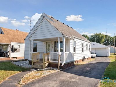 2432 Brown Rd, Oregon, OH, 43616