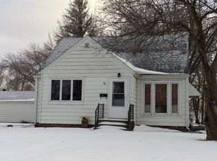 131 E 6th St, Kanawha, IA 50447