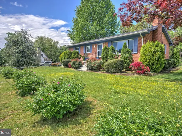 321 E E St, Purcellville, VA 20132