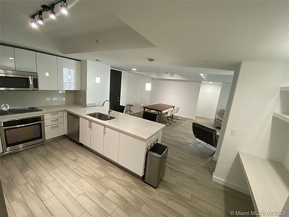 4th image of 999 SW 1st Ave APT 2616