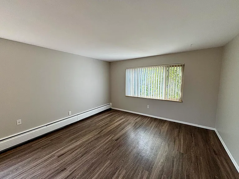 2737 W 23rd Ave — Photo 4