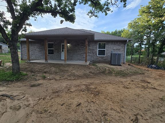 4th image of 203 NW 32nd St