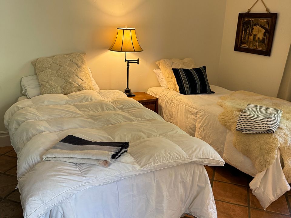 1st image of 1143 Woodland Ave