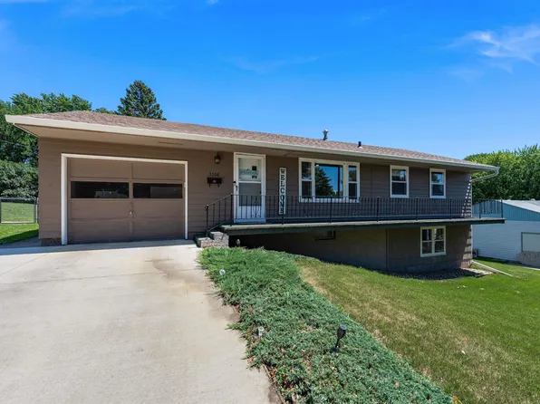 1108 S Laurie Dr, Sioux Falls, SD 57103