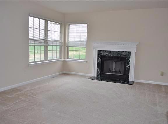 4th image of 2286 Sun Valley Dr