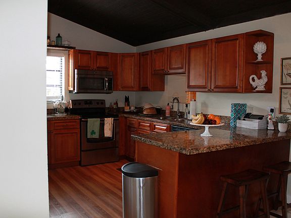 5th image of 9140 SW 49th St