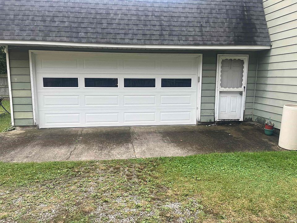 2nd image of 310 Weber St
