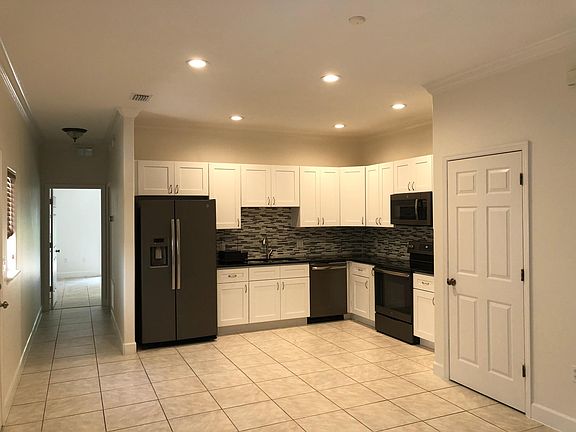 2nd image of 510 Adams Ave