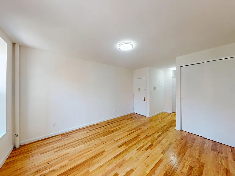 330 E 74th St #3A — Photo 3