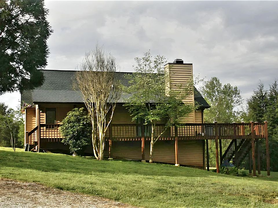 1st image of 224 Liberty Hall Ln