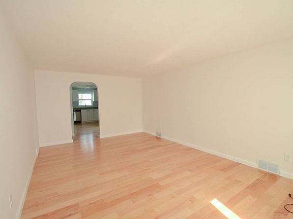 3rd image of 310 Fairfield Ave