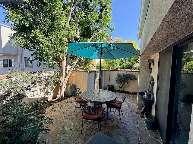 3 bed, 2023 sqft, $4,200 — Photo 3